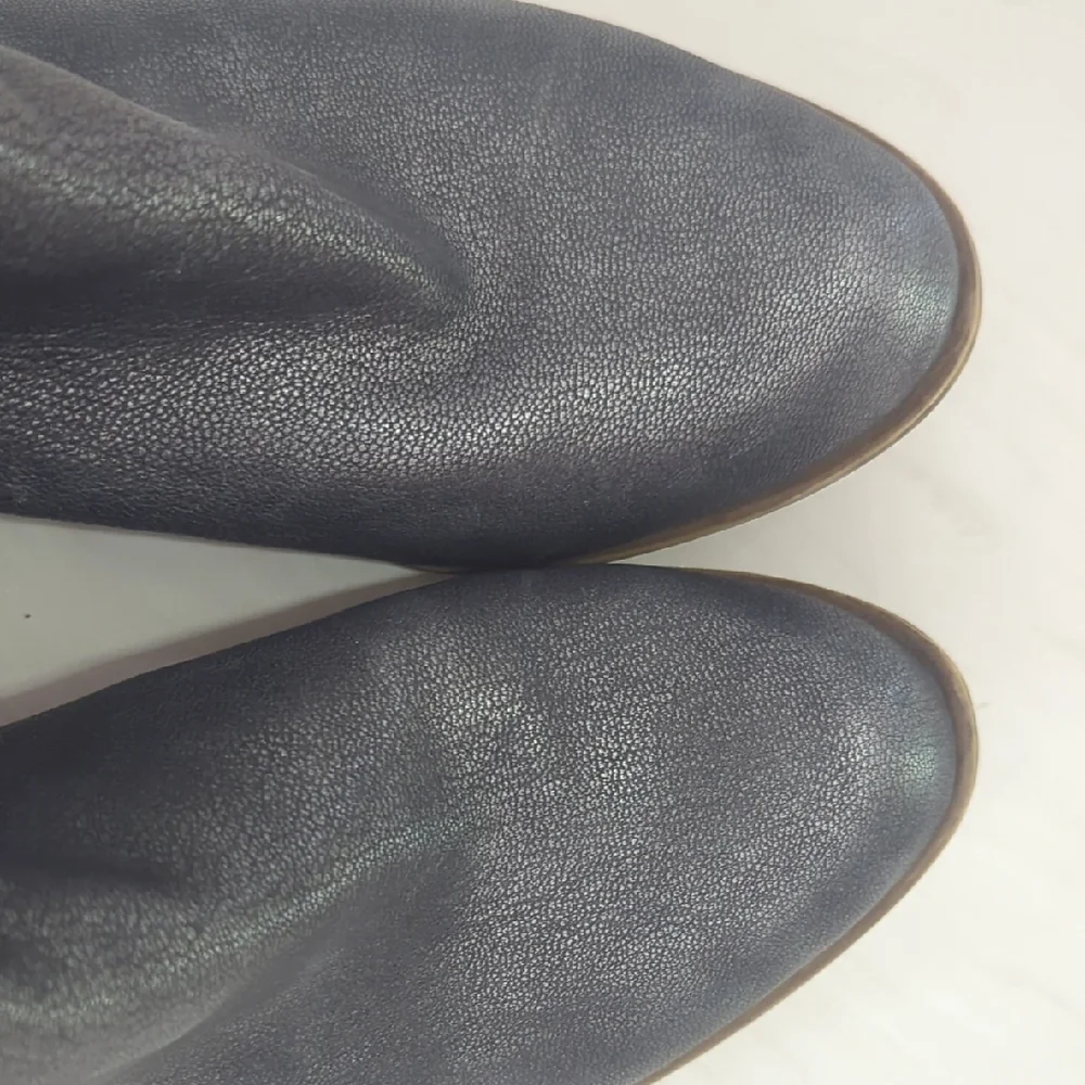 Lucky 🍀 Brand - Gunmetal Silver Booties - Picture 4 of 10